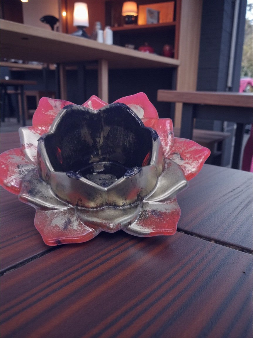 Artymunk3y pink and silver lotus flower candle holder with metallic accents, perfect for tealights.