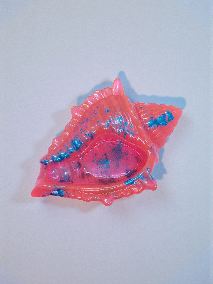 Artymunk3y coral pink resin seashell trinket dish with blue splatter accents. Ideal for jewelry or keys.